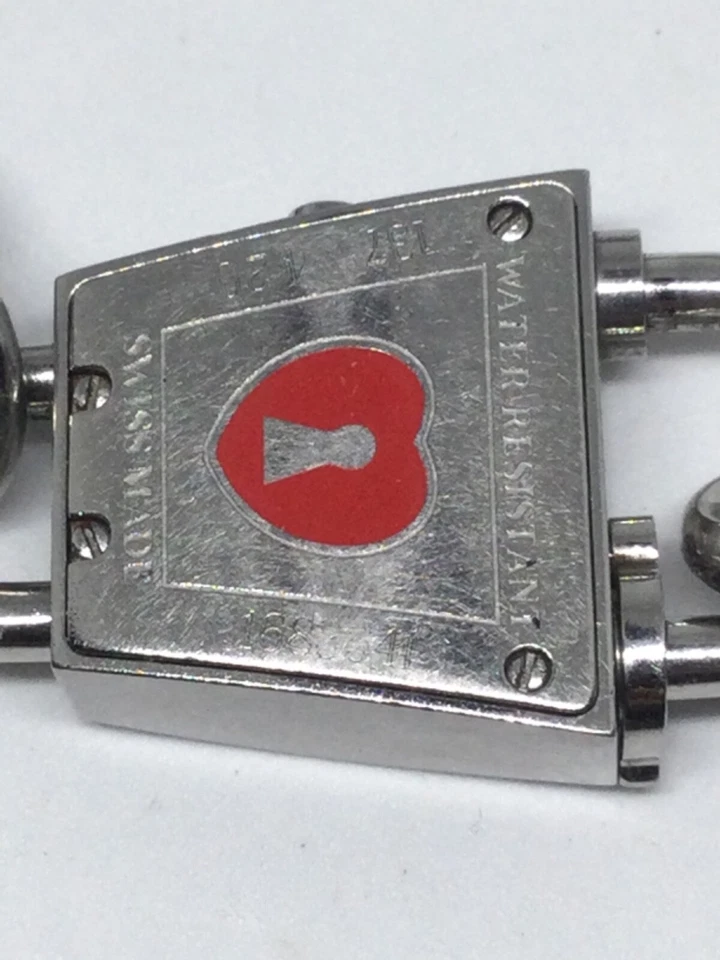 Reloj CORUM LDS S/acero candado con cadena esfera azul mop diamante usado Foto 4 de 4