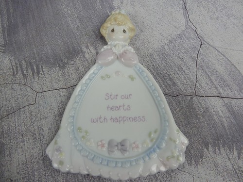 Enesco Precious Moments Porzellan Plakette "Stir Our Hearts With Happiness" - Bild 2 von 7