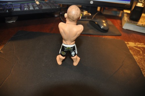Michael Bisping UFC Ultimate Collector Series 13 Limited Edition Figure round 5 - Bild 9 von 11