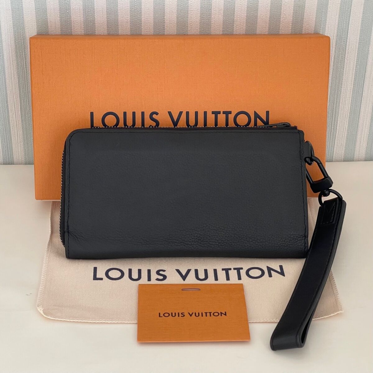 LOUIS VUITTON aerogram Long zippy wallet with coin pocket LOUIS VUITTON aerogram Long zippy wallet with coin pocket