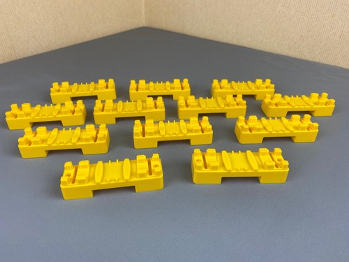 Trackmaster Thomas the Tank Engine 12 x Low Level Yellow Bridge Supports TOMY - Foto 1 di 3