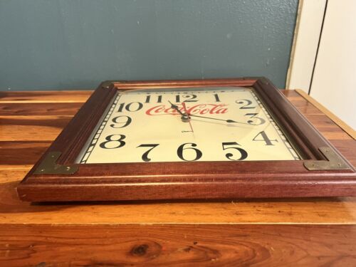 Vintage Coca-Cola Bubble Glass Wooden Quartz Wall Clock 13" x 13" 3-96 Working - Picture 3 of 6