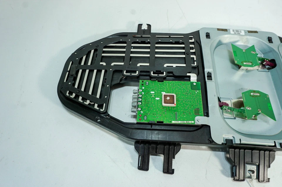 06-11 Mercedes ML500 W164 5.0L OEM Roof Antenna Amplifier Booster 5070 - Image 3 of 4