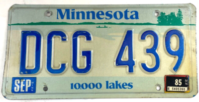 Vtg Minnesota 1985 License Plate Auto Man Cave DCG 439 Garage