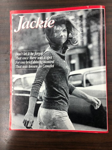 Star 1994 - Jackie Kennedy Onassis - Memorial Issue -200 photos - 74 pages - Picture 6 of 9