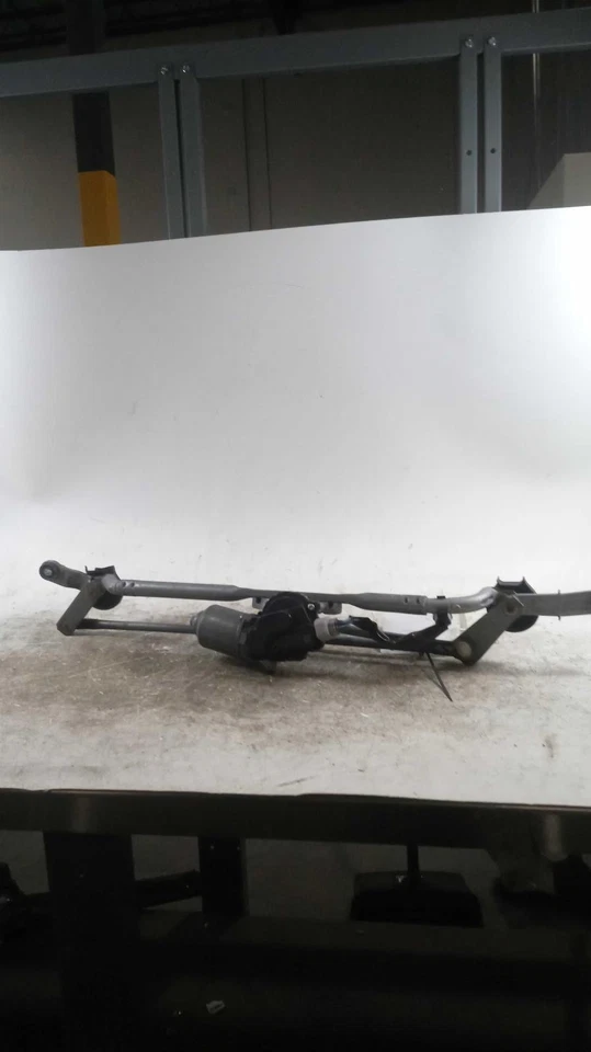 Motor de limpiaparabrisas usado para: Lexus GX460 2016 grado A Foto 2 de 4