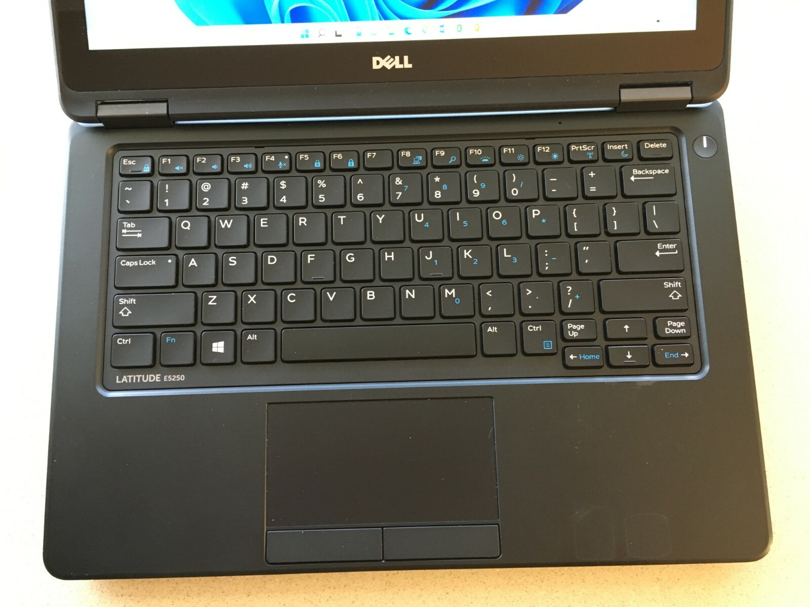 Dell Latitude E5250 Touch Screen, Windows 7 Pro, 16GB Ram, 1TB SSD, MS Office - Picture 2 of 9