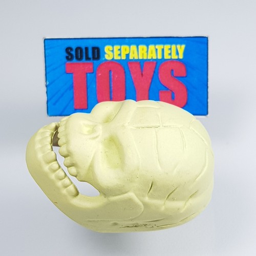 Vtg Playmates Primal Rage Chaos SKULL head bone white weapon accessory part - Picture 9 of 12