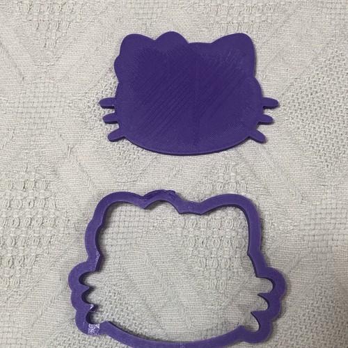 Hello Kitty 2 pc.  Cookie Cutter 4”  - Bild 5 von 7