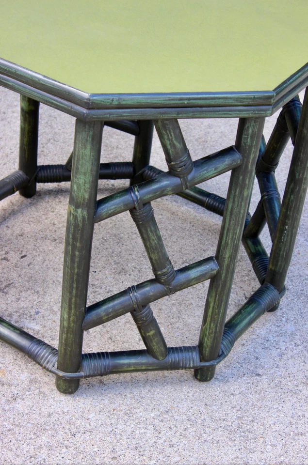 Mesa auxiliar vintage de bambú de mediados de siglo Chinoiserie calado Hollywood Regency Foto 3 de 4