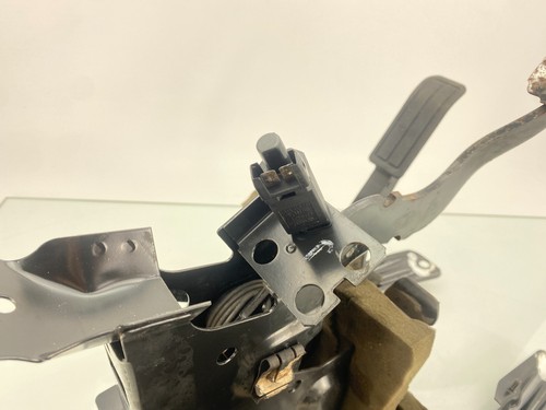 Manual Pedal Box Cluster Assembly 90-97 VW Passat B3 B4 02A Swap Clutch Manual - Picture 6 of 10