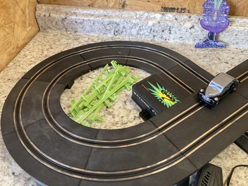 Kenner 1995 Batman Forever Slot Car Racing Road Race Set - Picture 6 of 12
