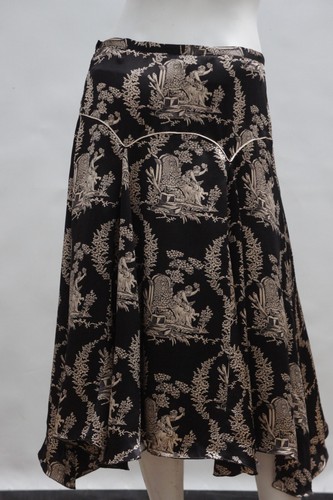 Falda negra de seda con estampado de toile boho cottagecore - Imagen 3 de 7