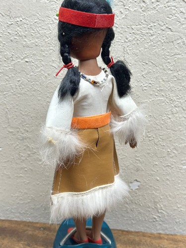 Vintage CARLSON ~ Native American Indian ~ 8.5" Female Girl Doll Figure w/stand - Picture 4 of 6