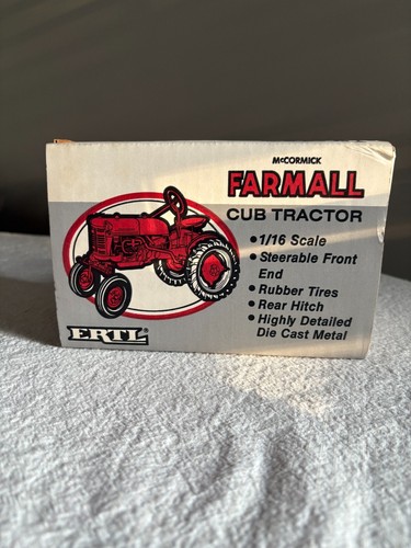 Vintage 1989 ERTL 689 Die Cast Model 1/16 McCormick Farmall Cub with Box - Picture 5 of 6