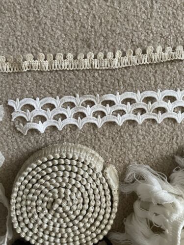 Lot Of Vintage Laces Trims Fringe Scraps Odds And Ends Some Yardage - Picture 2 of 10