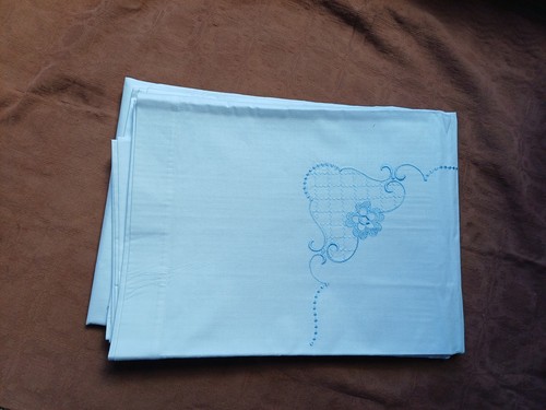 2 Überschlaglaken Vintage ungewaschen - mit blauer Stickerei & breitem Saum - Bild 1 von 7