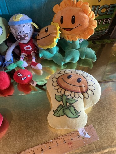 PLANTS VS ZOMBIES PELUCHE DA APPENDERE/VENTOSA DA COLLEZIONE, LOTTO DI 11 PELUCHE - Foto 4 di 24