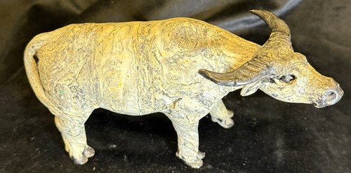 geschnitzte Figur eines Wasserbüffels, - Bild 2 von 7