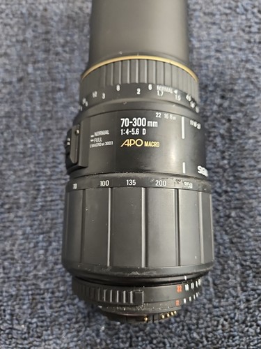 UNTESTED ROUGH SHAPE Sigma Auto Focus 70-300mm f4-5.6 D APO Macro Lens - Picture 3 of 9