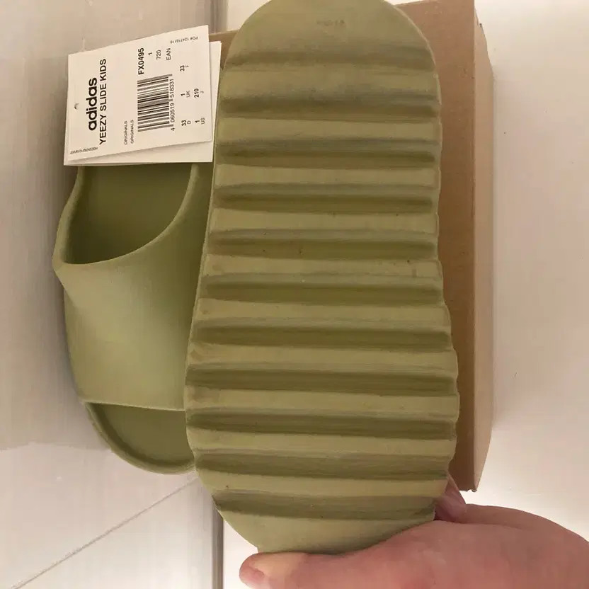 Kids Adidas Yeezy Slide Resin - Size 210, Complete with Box & Tag thumbnail 2