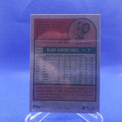 2024 Topps Heritage High Number Blake Snell Purple Chrome Card - Zdjęcie 4 z 6