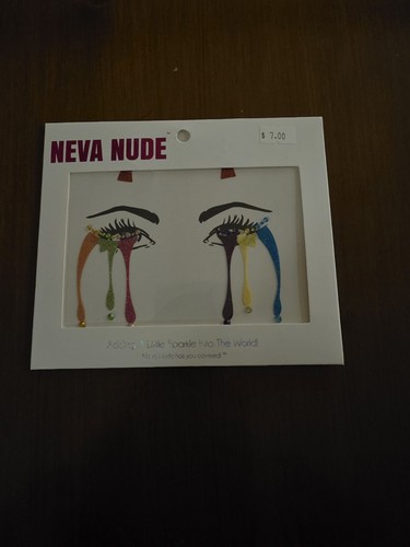 Neva Nude Eye Aufkleber