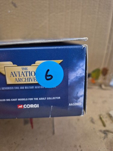 Corgi Aviation Archive 1/72 AA32002 Hawker Hurricane MKI Nightfighter. - Bild 5 von 5