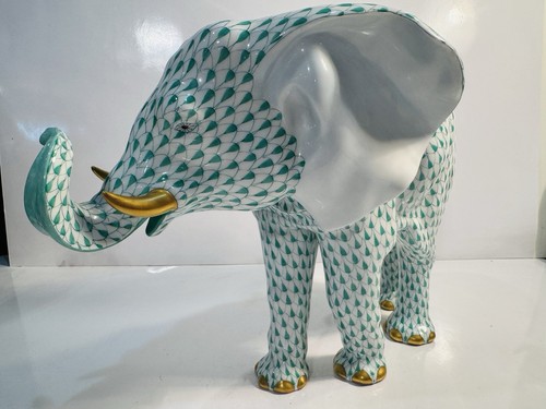 Herend Green Fishnet Large Elephant Hand Painted w/24k Gold Retail $3,635 Mint - Picture 8 of 16