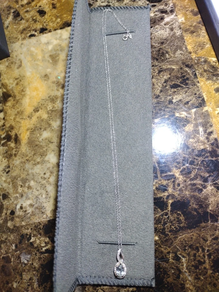 PINGENTE GENUÍNO DE SAFIRA BRANCA CRIADO EM LABORATÓRIO DE ÁGUA-MARINHA OURO BRANCO 10K 18" - Imagem 3 de 3