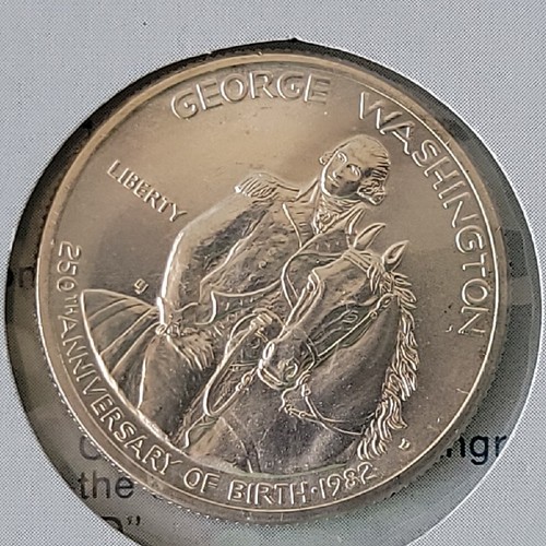 1982-D Uncirculated George Washington 90% Silver Commemorative Half Dollar Coin - Picture 2 of 4