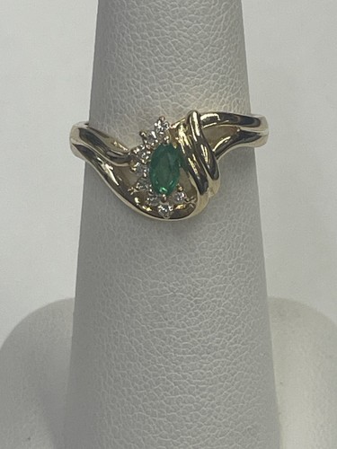 14kt. Yellow Gold Marquis Emerald and Diamond Fashion Ring Sz.6 - Picture 5 of 7