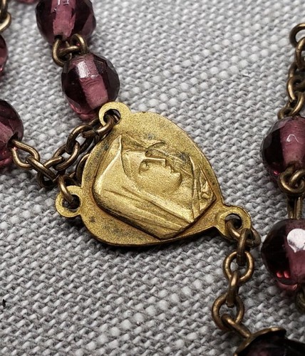 Vintage Rosary Mid Century Purple Glass Beads Christian H90 - Picture 6 of 6
