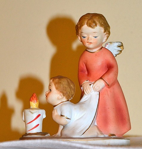 VINTAGE SANMYRO JAPAN, Guardian Angel Protecting Boy From Burning Candle FIGURE - Picture 5 of 6
