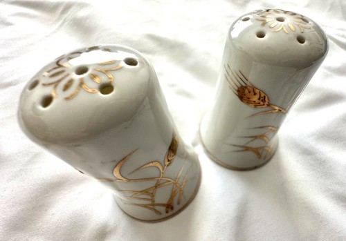 Collectible Vintage Antique Rare Salt & Pepper Shakers Ceramic Cute Floral Decor - Picture 4 of 7
