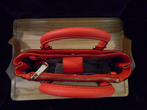 BOLSO DE MANO MICHAEL KORS KELLEN SANGRIA ROJO FLORAL 35H7GSOSOR NUEVO - Imagen 8 de 10