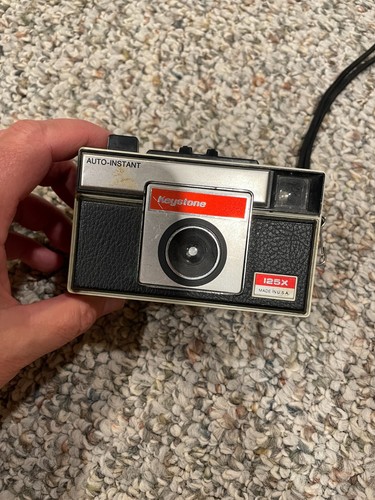 KEYSTONE AUTO-INSTANT 125X CAMERA 1970s w/Flash Cubes Vintage - Picture 2 of 8