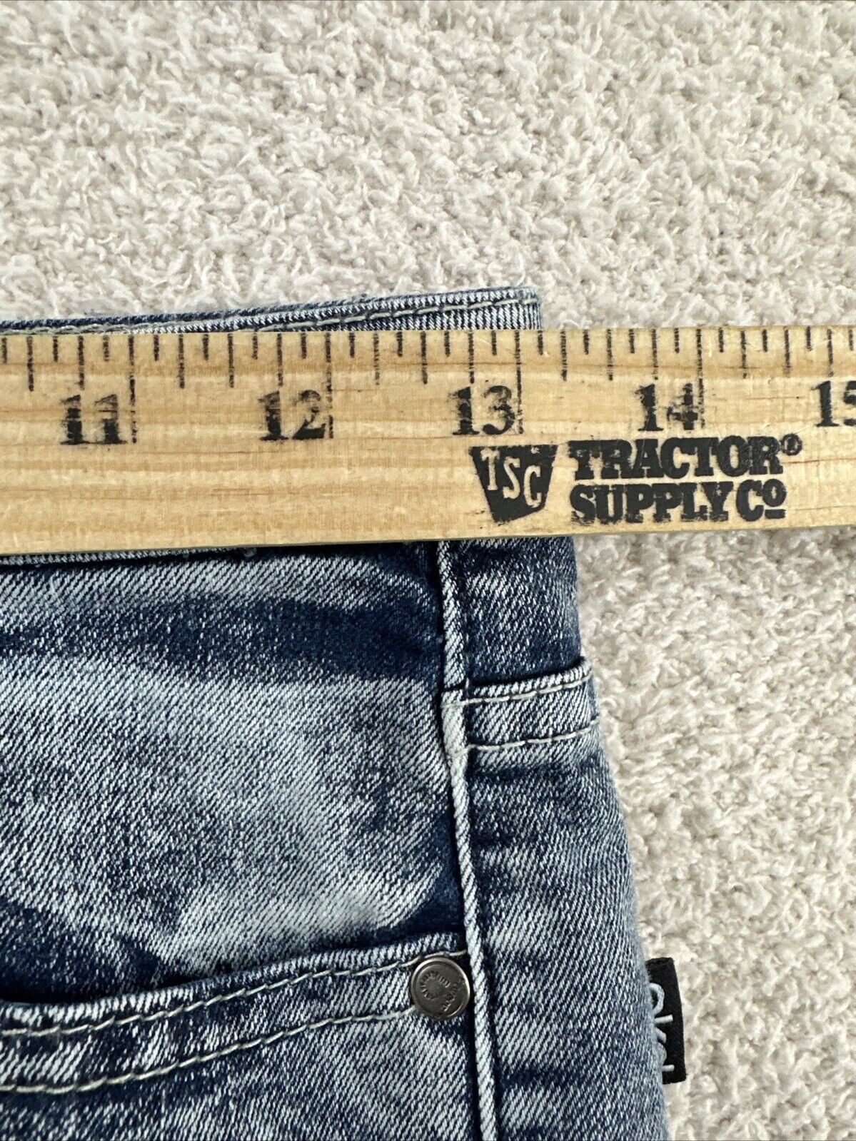 Foto 12 di 16