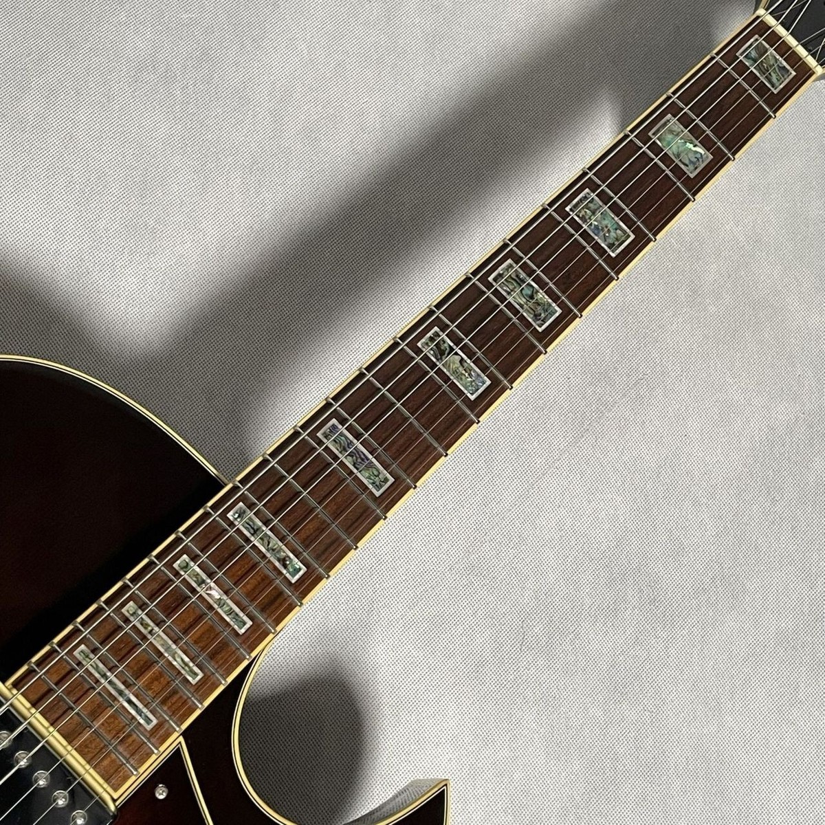 フルアコ Ibanez AK85-DVS-12-01 Ibanez AK85-DVS-12-01 – Chicago Music Exchange