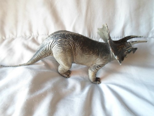 Vintage 1987 Plastic Dinosaur Triceratops Toy  10 Inches Long - Picture 1 of 4