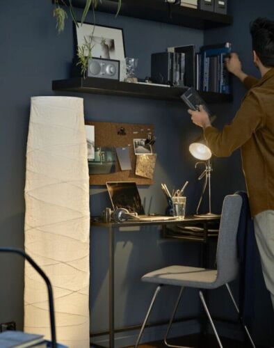 Hohe Steh Stehlampe Ikea VICKLEBY weiß weicher gemütlicher Schirm Deko & LED Leuchtmittel - Bild 3 von 6