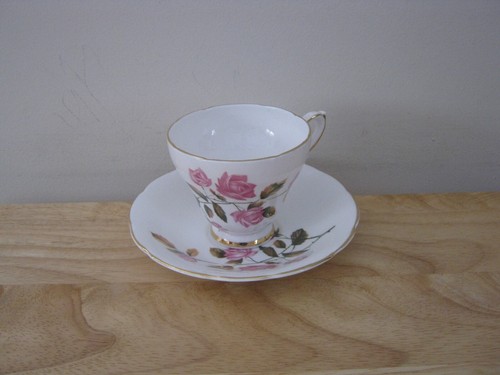 Juego de taza de té y platillo vintage de porcelana de hueso delfín con rosas rosadas - Imagen 4 de 12