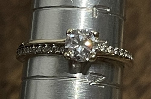 9 Karat Gold Solitär Verlobungsring Gr. M wunderschön und funkelnd - Bild 1 von 16