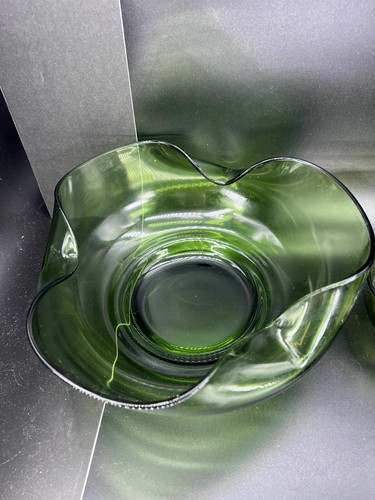 Juego de 2 cuencos vintage modernos de anclaje para astillas de vidrio verde tulipán plegable aguacate - Imagen 10 de 11