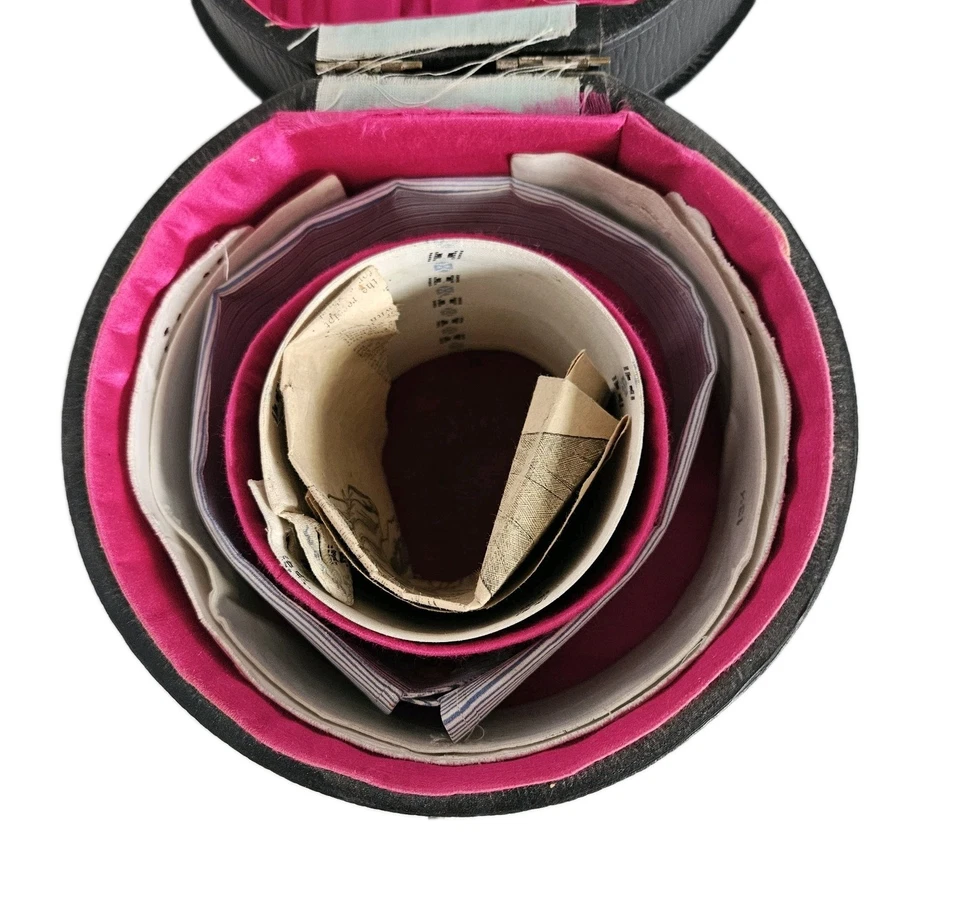 Caja de cuello de cuero antiguo para hombres victorianos con 3 cuellos de camisa Bisagra de latón 6" x 7" Foto 4 de 4