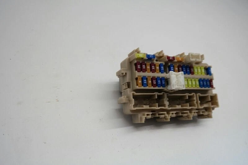 Nissan Pathfinder 2016 caja de fusibles interna Foto 3 de 4