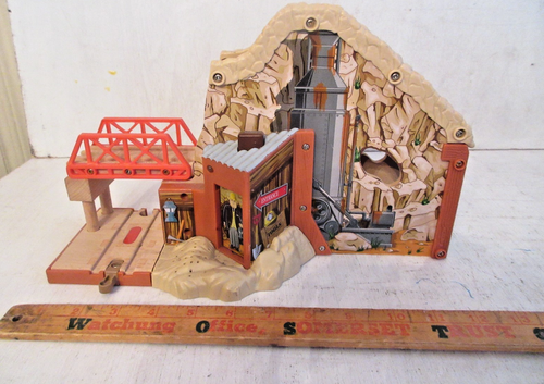 Thomas & Friends Wooden Railway Morgan's Mine - Picture 2 of 2