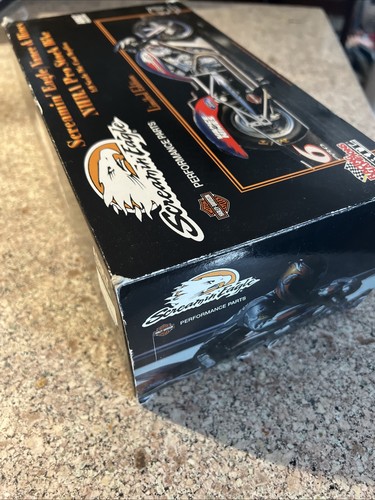 Harley Davidson Ltd Ed Screamin Eagle NHRA Vance & Hines Pro Stock Drag Bike 1:9 - Picture 7 of 8