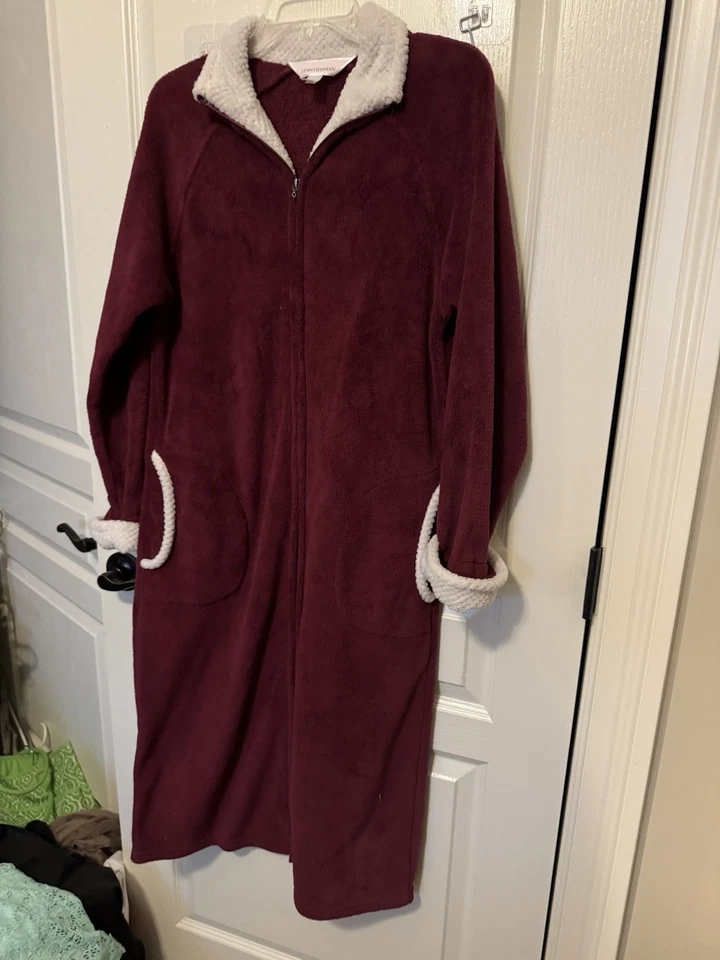 STAN HERMAN Women’s Burgundy Plush Zip Front Robe PM Great Shape! - Image 2 of 4
