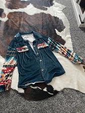 Rowdy Crowd Button Up